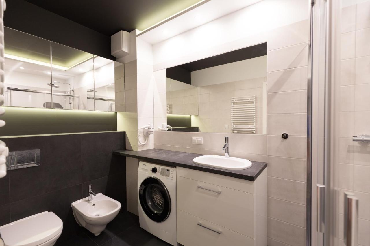 グダニスクApartlogy Aura2 78 - Experience Intelligent Living While Travellingアパートメント エクステリア 写真