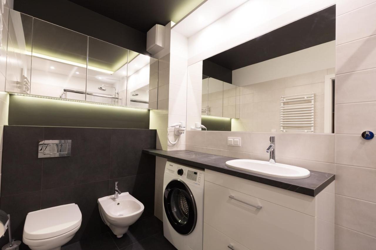 グダニスクApartlogy Aura2 78 - Experience Intelligent Living While Travellingアパートメント エクステリア 写真
