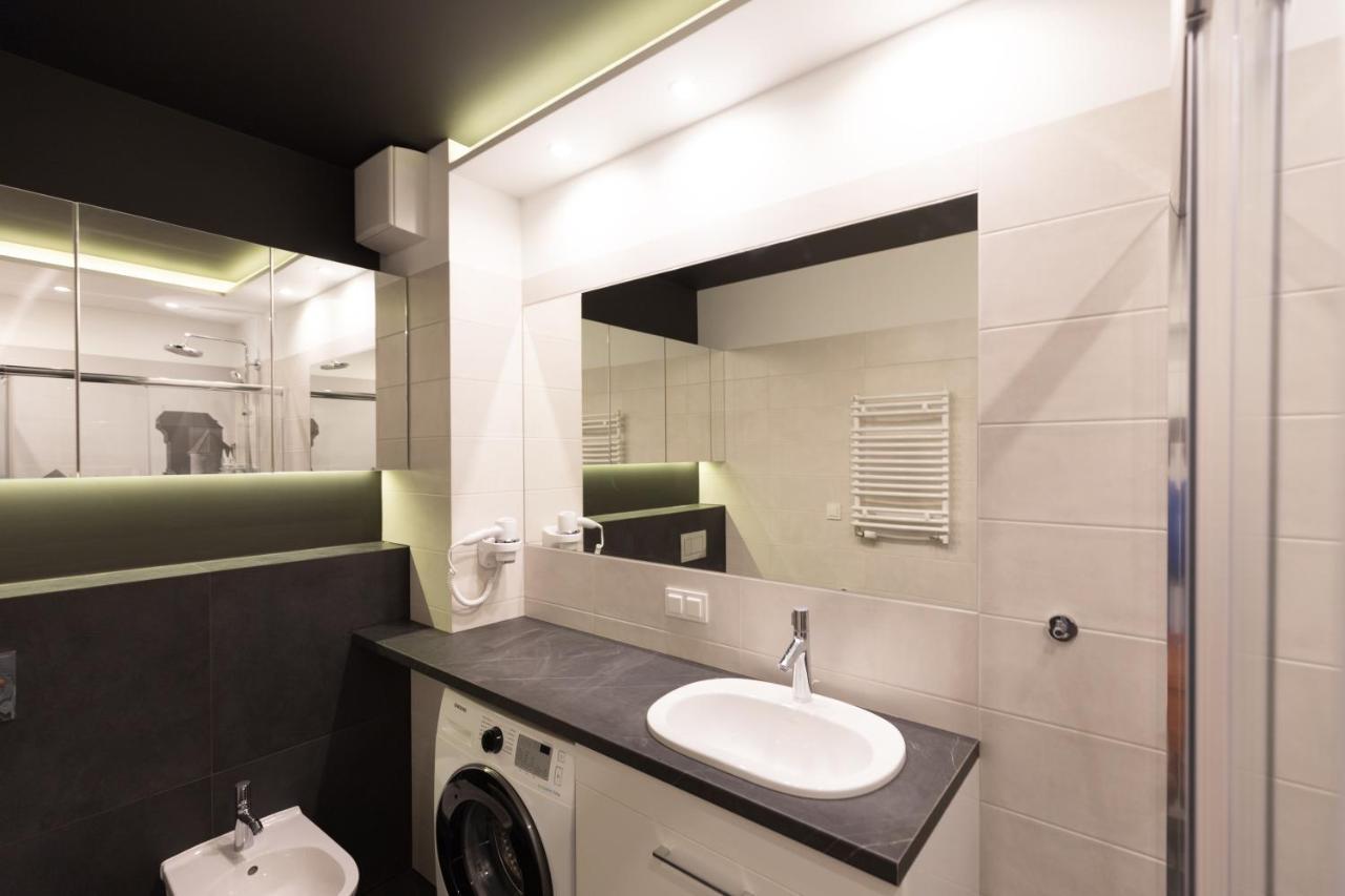 グダニスクApartlogy Aura2 78 - Experience Intelligent Living While Travellingアパートメント エクステリア 写真
